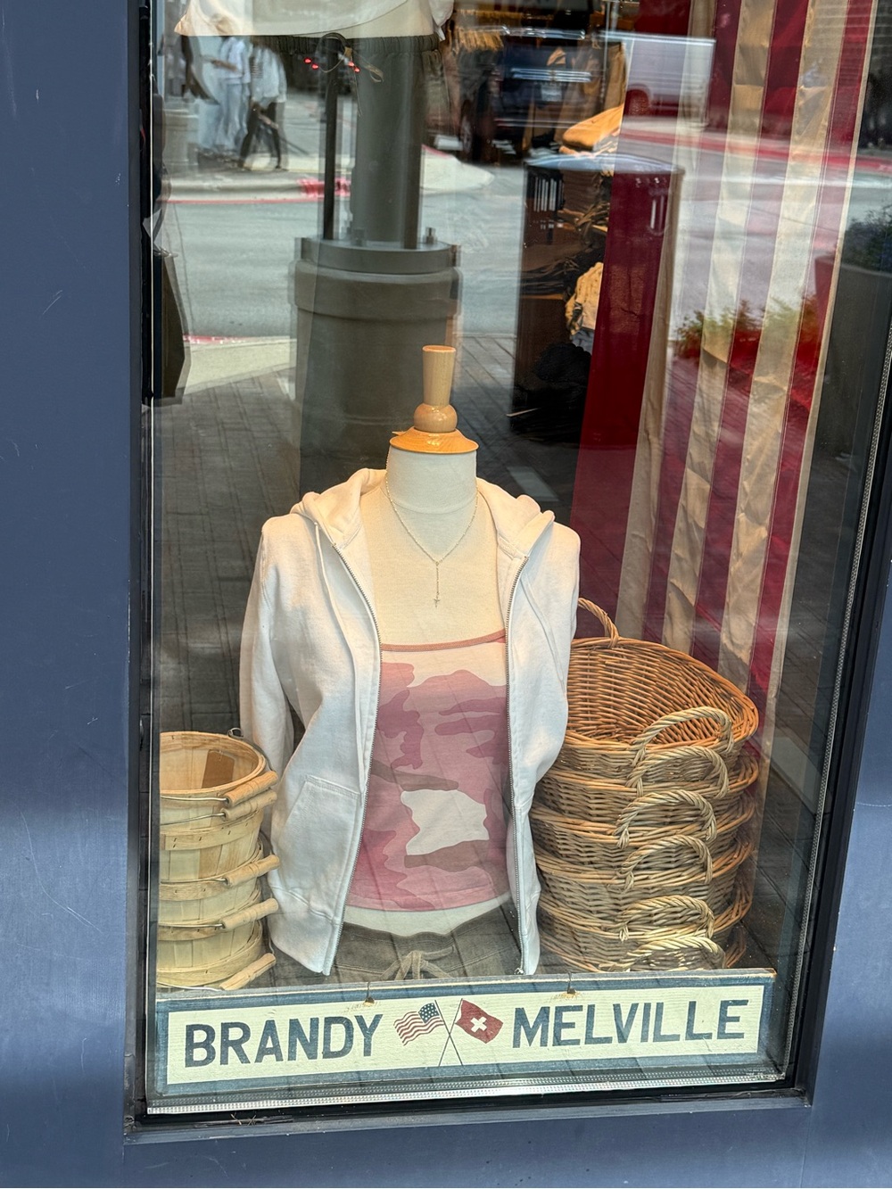 Brandy Melville Christy Hoodie | Regular Fit | Pre-Owned in Excellent Condition